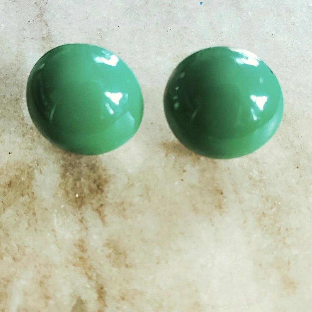 Vintage Green Round Stud Earrings
